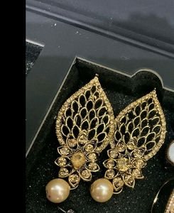 Fancy golden earrings