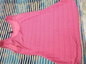 pink tank top
