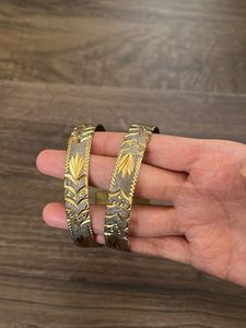 Elegant Gold-Tone Bangle Set