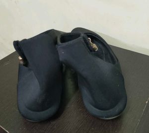 Black Women’s Ankle Strap Flat Bellies | Size 4 |