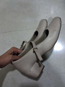 Stylish Mary Jane Block Heels