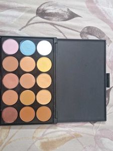 Qumierdie Makeup Palette