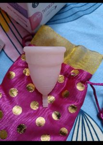 combo of black ballets and menstrual cup