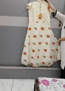 Cream Floral Embroidered Ethnic Gown