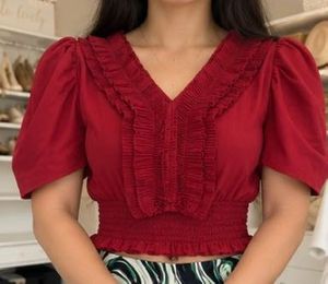 Chic Ruffled V-Neck Crop Top