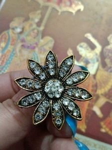 Sparkling Flower Ring