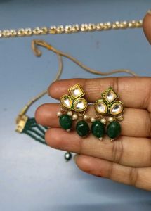 Stunning Kundan and Emerald Necklace Set