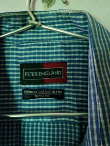 Peter England Men’s Blue Check Short-Sleeve Shirt
