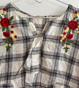 ProjectEve - Chic Embroidered Checkered Kurta