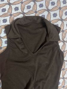 Black Sleeveless V-Neck Top