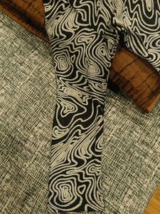 Unique Swirl Print Sleeveless Top