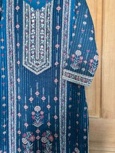 Elegant Blue Embroidered Kurta