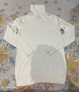 H&amp;M brand Classic White Turtleneck Sweater