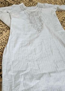 Elegant White Kurta Set with Embellishments