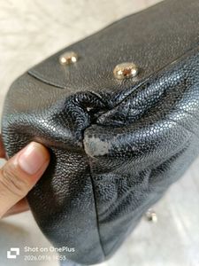 AUTHENTIC METROCITY BAG Chic Black Quilted Handbag