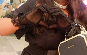 Elegant ruffle Lace Gloves