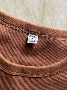 ribbed brown top