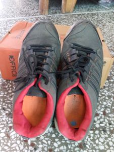 Men's Grey &amp; Red Athletic Shoes