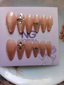 Nude Embellished Press-On Nails comes with