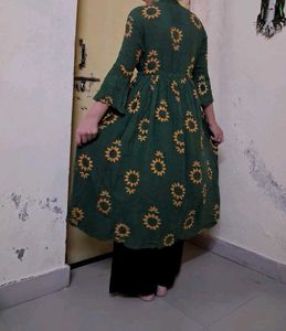 Green Kurta with Sunflower Print