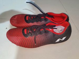 Nivia Mens Football Shoes. Unused. No Coins