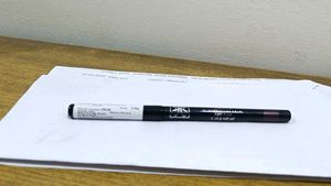 Avon Kajal Eyeliner Pencil - Deep Plum