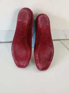 Velvet Mojdi