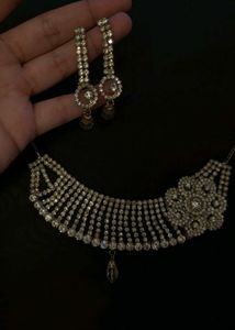 Stunning Rhinestone Necklace &amp; Earring Set