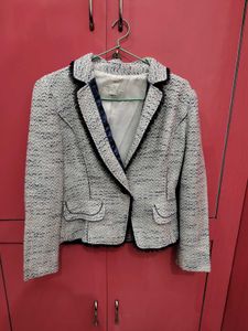 Textured Blazer - Perfect for any occasion!