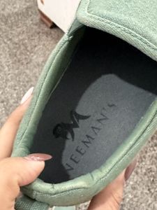 Neeman’a cool slip on sneakers