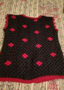Red & Black Knitted Top