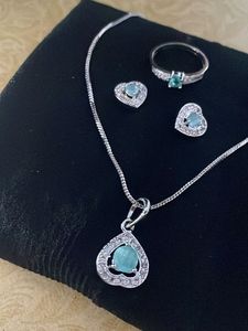 Emerald &amp; Diamond Jewellery Set