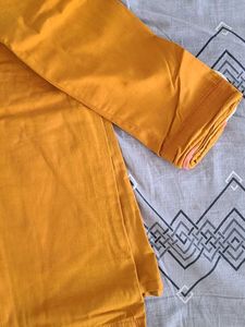 women mustard color peticot