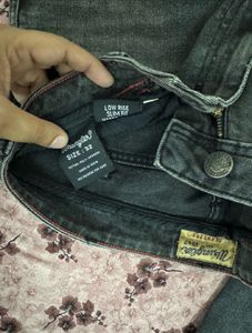Wrangler Men's Stylish Charcoal grey Jeans