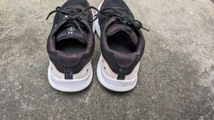Under Armour Running Shoes 👟