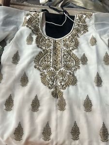 Elegant White &amp; Gold Embroidered Kurta