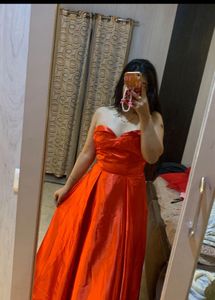 Stunning Strapless cherry red gown❤️🎀