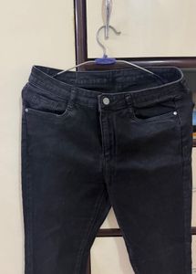Classic Black Skinny Jeans