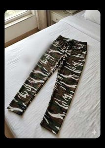 pair of 2 gym leggings (Athletic &amp; Camo Pants Bund