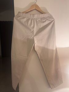 Comfortable Beige Casual Pants - UNIQLO