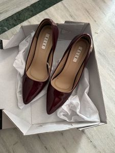 ELLE maroon burgundy patent stiletto pumps