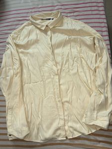 ALLEN SOLLY—Elegant Cream Silky Button-Up Shirt