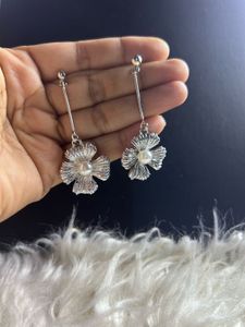 Elegant Floral Pearl Drop Earrings