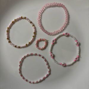 Set of 4 Beaded Bracelets 1ring