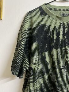 Unique Graphic Print T-Shirt