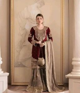 Maroon &amp; Grey Embellished Salwar Kameez🎀