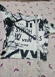 Graphic Print Top &amp; Acid Wash Jeans Set