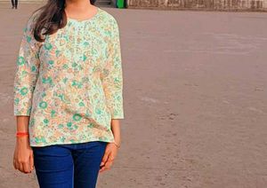 Pretty Floral Print  short Kurti