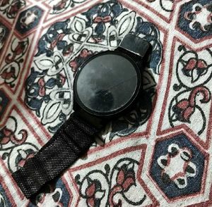 Stylish Black Mesh Strap Watch
