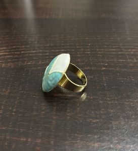 Chic Oval Leaf Design Ring